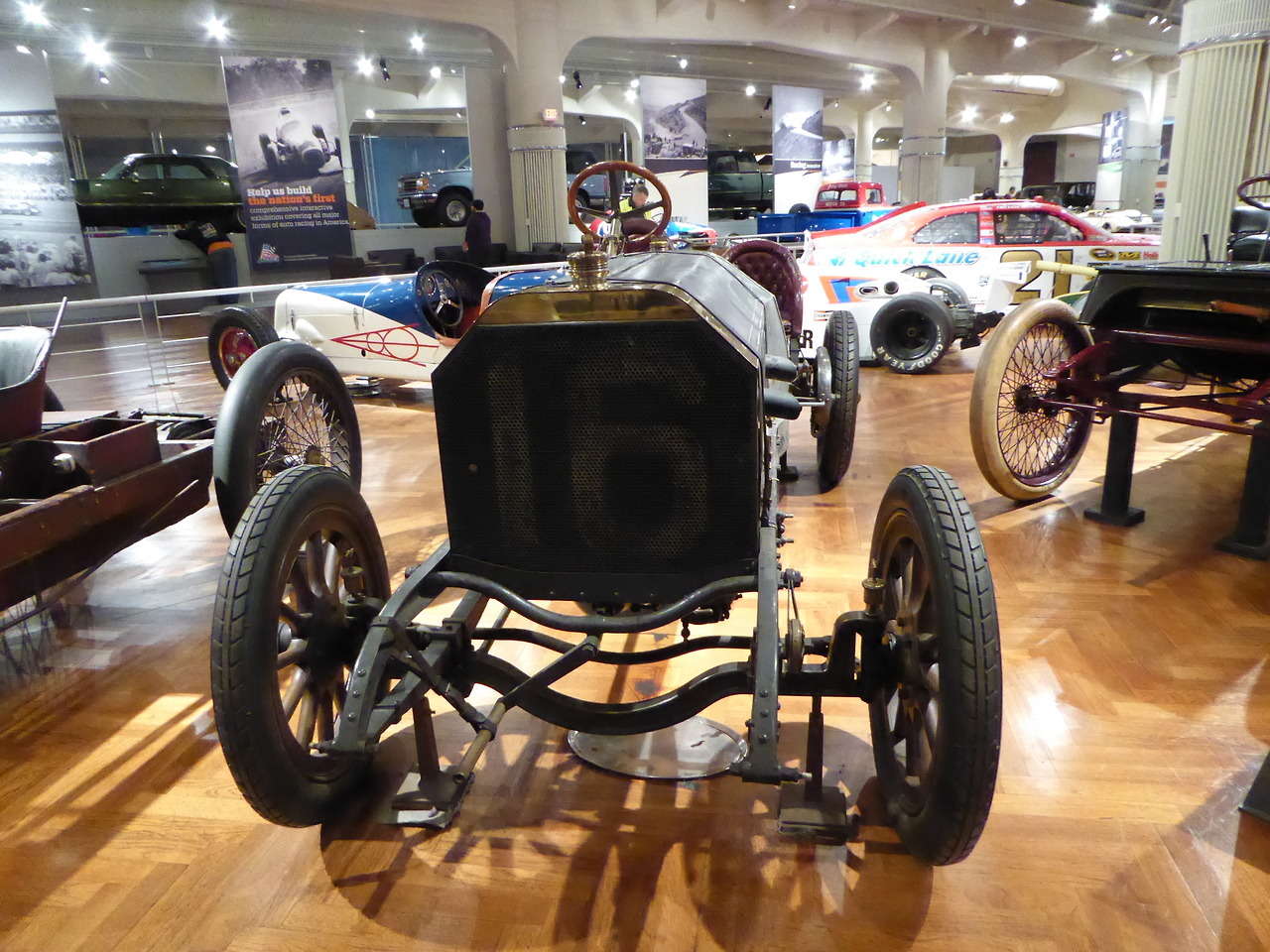 fromcruise-instoconcours:  This 1906 Locomobile was the first American-built car