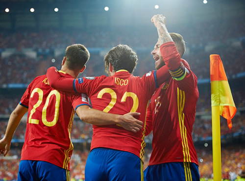 madridistaforever - Isco celebrates with Ramos and Asensio after...