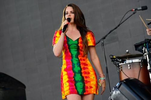 pinupgalore-lanadelrey: Lana Del Rey performing at Glastonbury