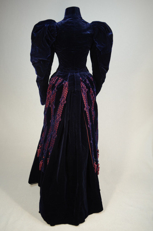 Day dress ca. 1892From the Irma G. Bowen Historic Clothing Collection at the University of New Hamps