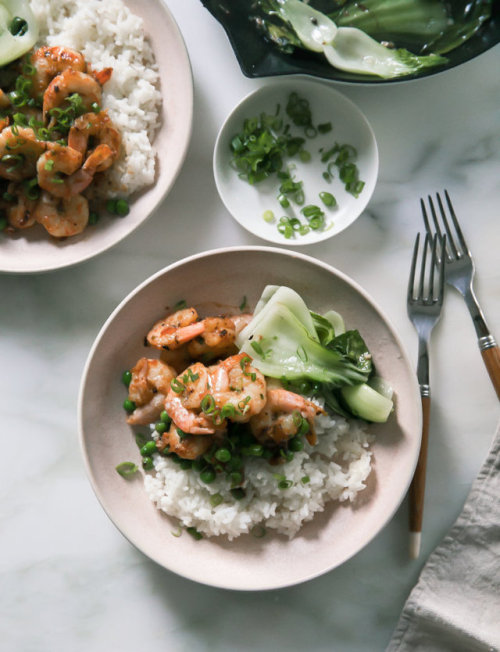 this shrimp stir fry by a cozy kitchen is the sort of thing i constantly want to eat.