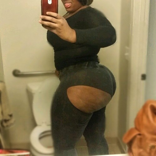 ratedthickent:  ASS-STONISHING!   RATEDTHICKENT.TUMBLR.COM 