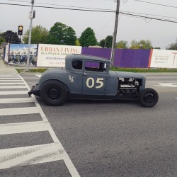 lamikee12:  Cool car #oldcar #hotrod  (at