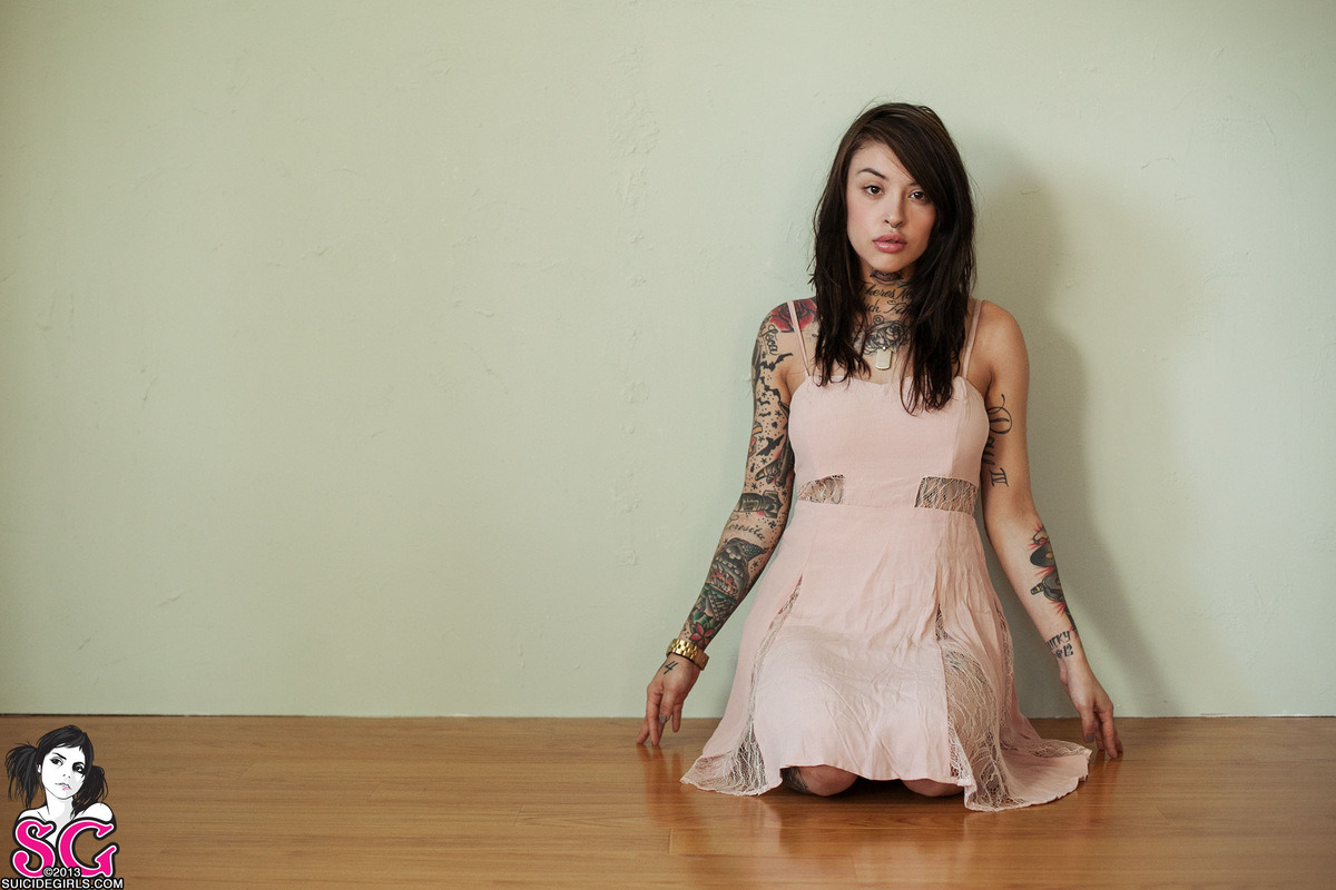 beautifulgirlsmakemesuicidal:  Request: Carrina Suicide