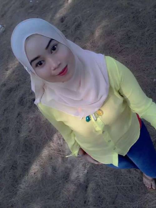 pussy-catts: zuluone6: luciferiandent: shaerraa: Syahirah Zaki Bini Orang Tetek PadatNo.Fon 01925044