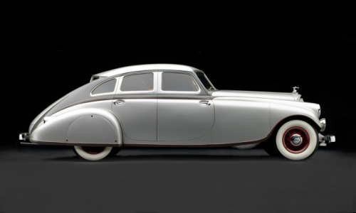 design-is-fine: Phillip O. Wright, Pierce-Arrow Silver Arrow Sedan, 1933. Buffalo, NY. This is one o
