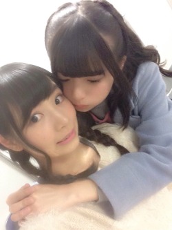 nnnnnn-nanasemaru—i-love-you:  お渡し会。楽天さん チームは松村、樋口 、堀、私の4人♡ な んか落ち着くメンバ ーでした～。 みな さんに渡しながらま っちゅんと変な動き したのがたのしかっ