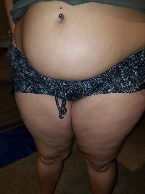 realfatties: feedingtaylor: Freshly plumped Dayum.