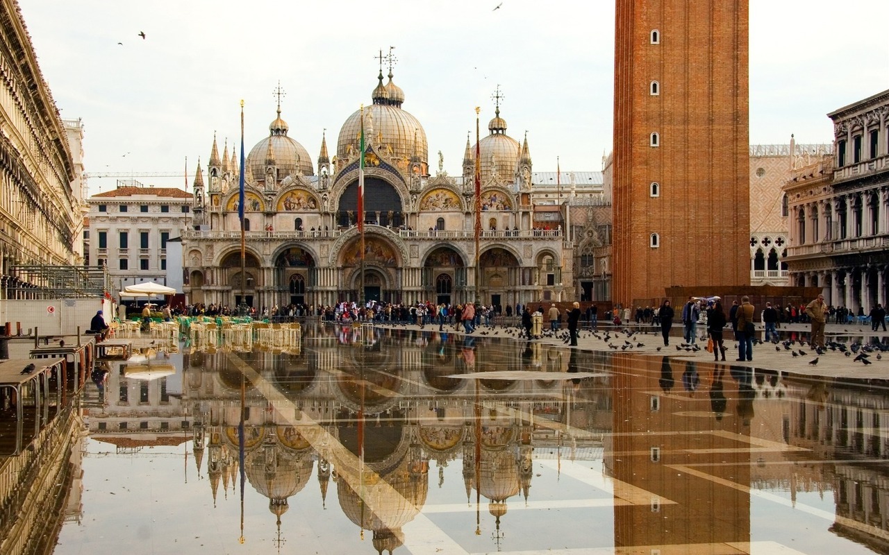the-memory-palace:  St. Mark’s Basilica in Venice For its opulent design, gilded