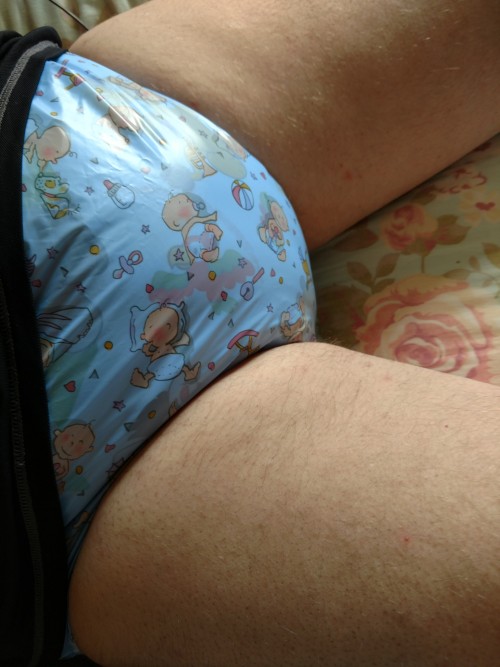docileindiapers:not-to-big-for-diapers:Adult work, but thick toddler diapers&hellip;..So