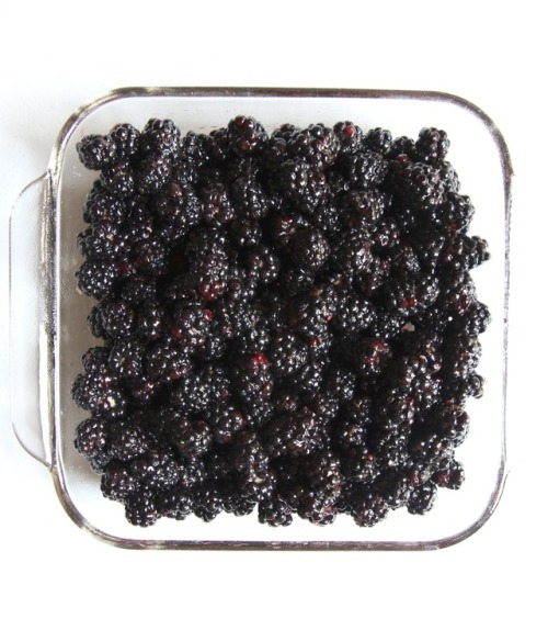 foodffs:  Classic Blackberry CrispFollow for recipesGet your FoodFfs stuff here