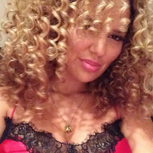 pookaluvcurves:  Pookaluvcurves  Gorgeous n thick
