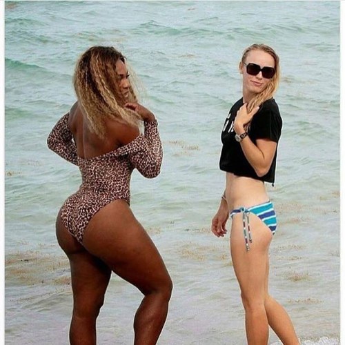 Baahhahaha Respect the booty @black_beautyworld #serenawilliams YouTube.com/2FroChicks #2FroChicks #