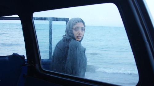 thedailypersian: farsizaban: Golshifteh Farahani in About Elly (2009)  Good film