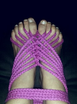 ropesandwhatknot:  Trying some late night foot binding :)