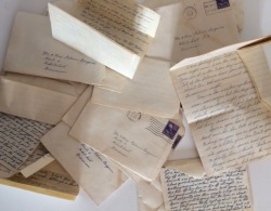 babywuv:found a couple hundred unopened letters from the 1950s in an abandoned house. they were all from a man drafted into the army during the korean war writing to his parents but they never opened them :(