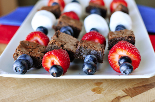 thecakebar: Brownie Fruit Kebabs