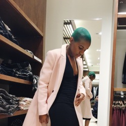 yocourt:  unofficiallylegit:  yocourt:  yes to this pink coat  yes to the pink coat, the teal hair, the glorious melanin. yes to is all. just yessssss  thank you :) 
