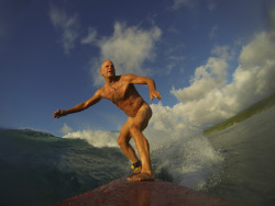 amourdeseniors:  Daddy surfer…..