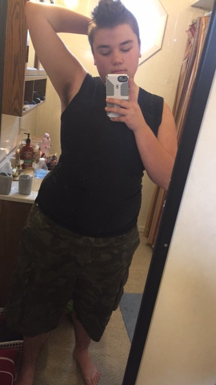 butchsodapop:No apologies for my dirty mirror. The binder may be too big but I still look hot as hel