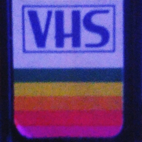 📼