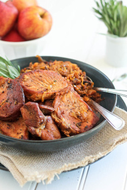 in-my-mouth:  Pork Chops with Braised Bacon and Apple Cabbage 