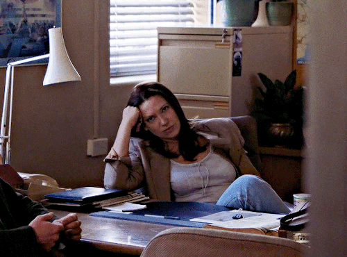 Helen + Sitting Like She Wants To Attract Women 🌈👀