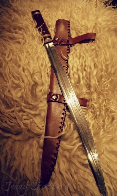 essence-of-nightshade:volveseid:  Added this seax to my weapon collection.   I think you’ll find that’s actually an Anglo-Saxon Seax, not a Viking one