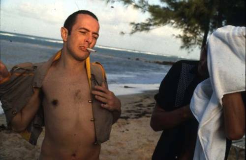 thecxrdcheat:  le-narrateur:  Joe Strummer on vacation in Ocho Rios, Jamaica, 1982. Photography by Joe Stevens   this is, as the kids say, a mood 