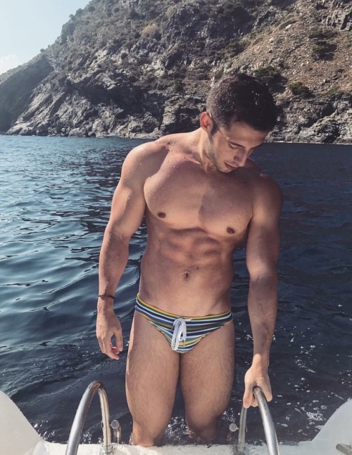 Guys In Speedos