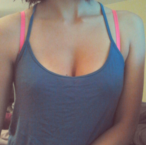 hidethenut:  Titties for breakfast