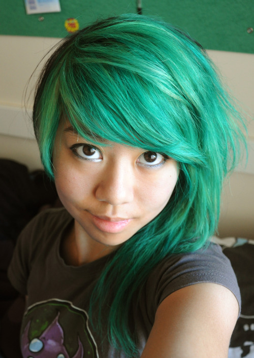 colorfulcuties:  scarakye:  Oh and I dyed my hair yesterday. #priorities  ♥ 