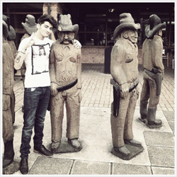 vauxn-blog:        harry styles; instagram       