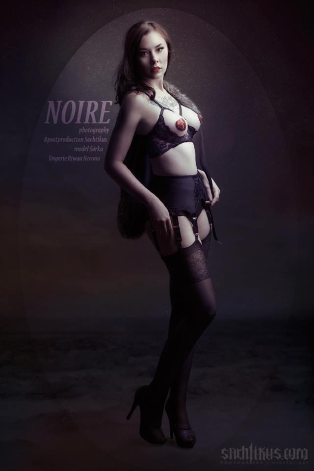 la-femme-projekt:  Kolekce “Noire” předvedená na události La Femme představuje