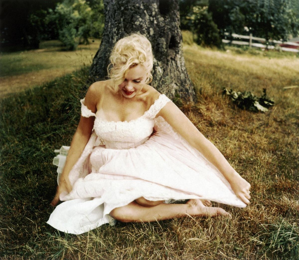 honey–rider: Marilyn Monroe photographed by Sam Shaw 1957