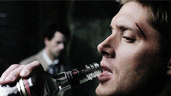 deanprayedtocas:  dean winchester + drinking 