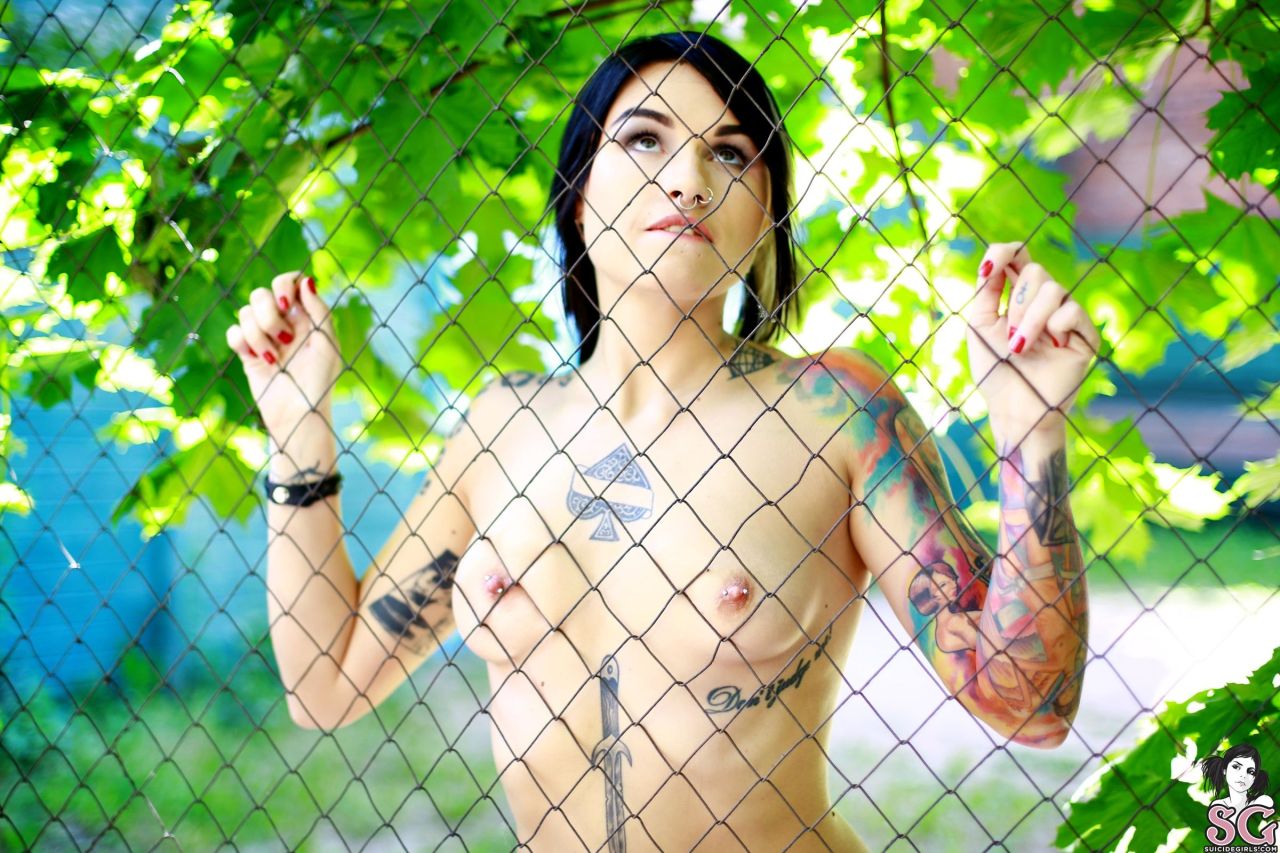 suicide&ndash;love:  Doga.