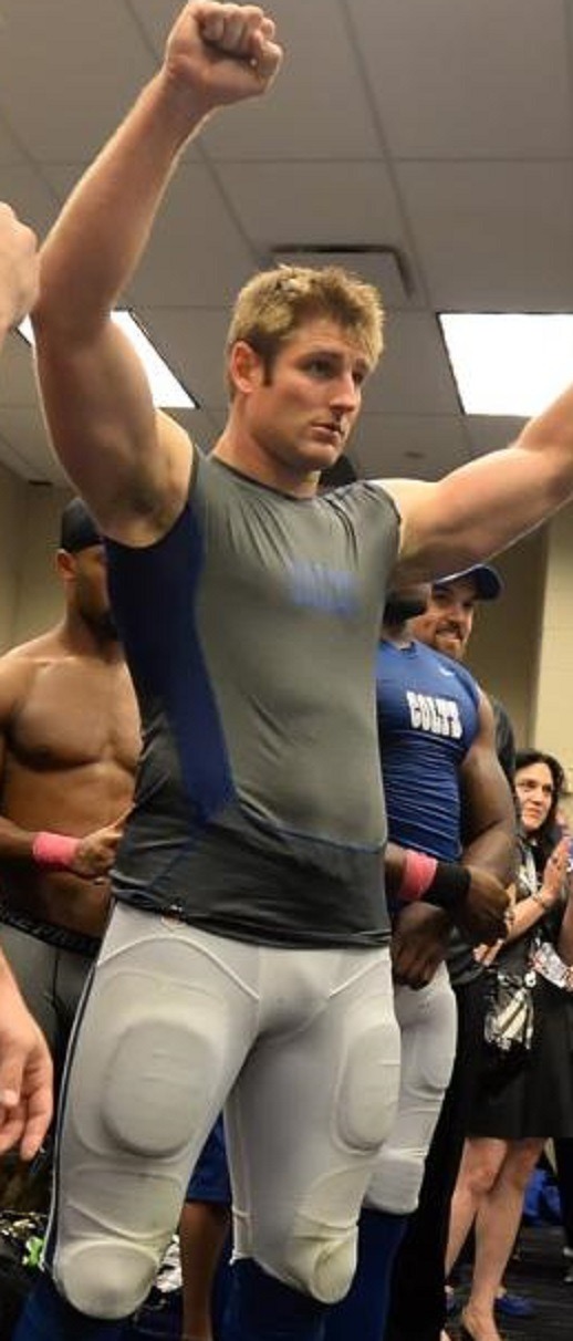 jockbrad:  Swimmers, wrestlers, football players / singlets, jockstraps, speedos