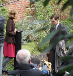 neacel-k:  Keira Knightley and Benedict Cumberbatch on-set of the ‘Imitation Game’!