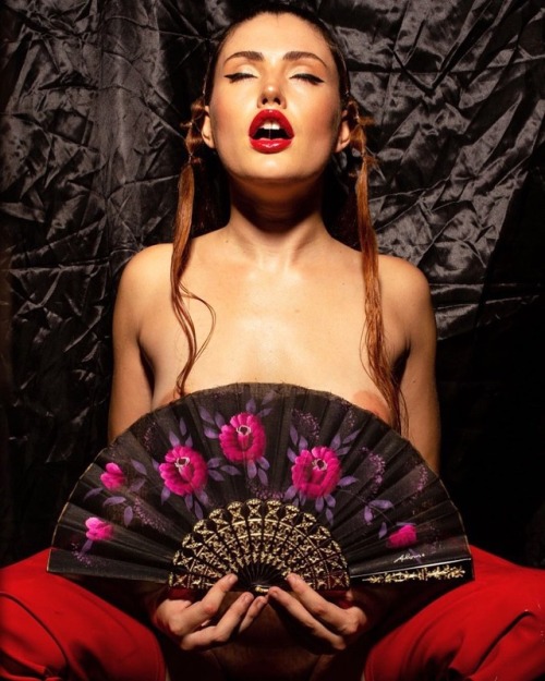 Kinki Venus por Ayesa Marinwww.behance.net/gallery/76327213/Kinki