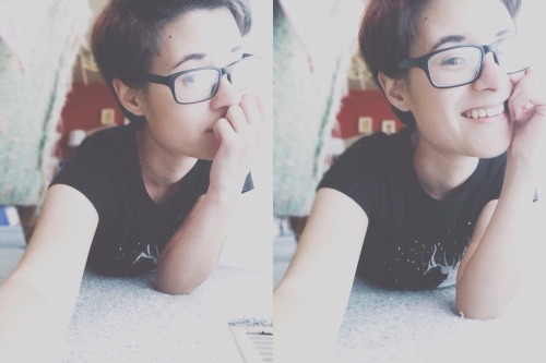 nicolai-jpg: I never smile with my teeth tbh (she/them)