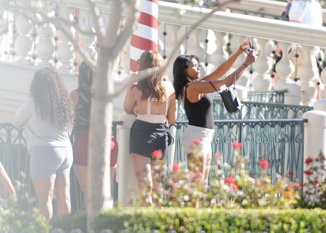 Saw this group of girls but couldn’t get a good shot, so I had to go back and see