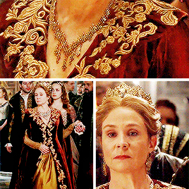 leroichevalier:→  Catherine de Medici + wardrobe in season 4 / season 3 / season 2 / seaso
