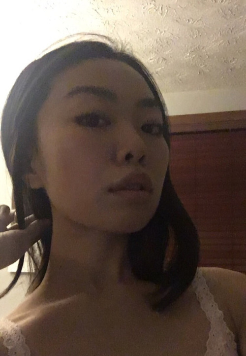 sherronfuckableasianwhores: Naughty asian girl looking for someone to f*ck her!