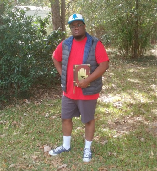 fyeahbmann0413:Oh, yeah, before I forget, here’s my Dipper costume for Halloween yesterday! I gots me a new cosplay now! lol  Bruh!
