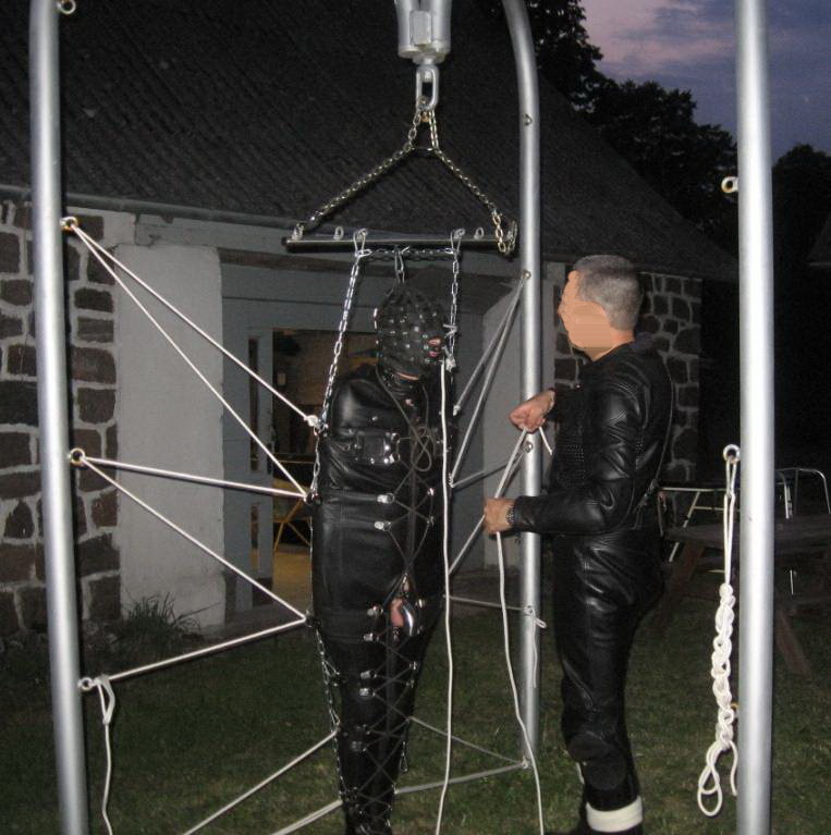 whipman-andy:  This time I’m the TOP - I like to play on both sides :-)  
