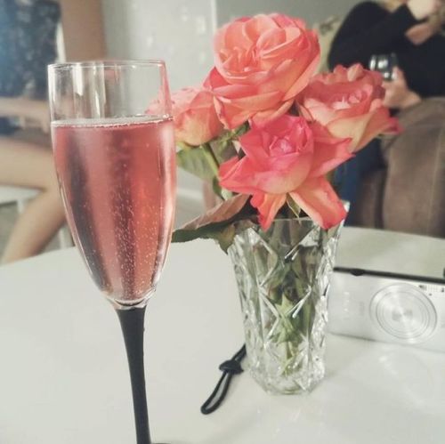 Sparkling wine  #sparklingwine #roses #rebelleraspberry #party