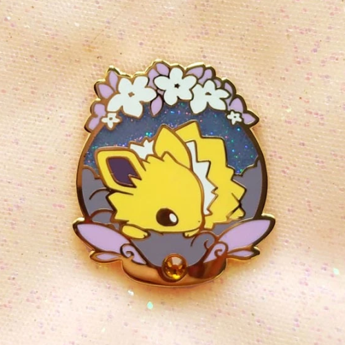 retrogamingblog2:Eeveelution Pins made by WeishiALL BABEY