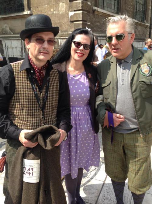 dykevanian:lorenzocheney:dykevanian:old man vanian is so dad goth it hurts but it’s a good kind of h