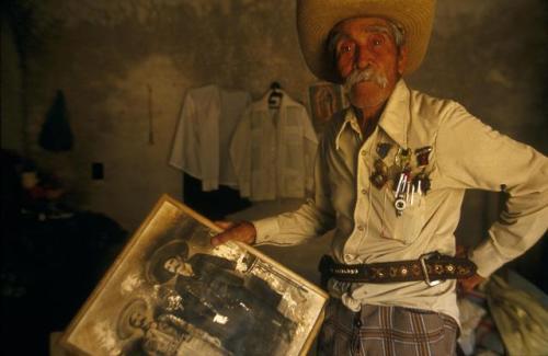 global-musings: The last survivors of the Mexican revolution, who fought alongside Emiliano Zapata. 